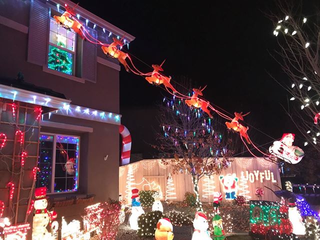 Pebble Hill Drive, Reno, NV (5), Source: Andrew Pointer, Facebook best places to see christmas light displays in reno