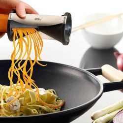 Kitchen gadgets: Vegetable Spiralizer, Source: Pinterest kitchen gadgets