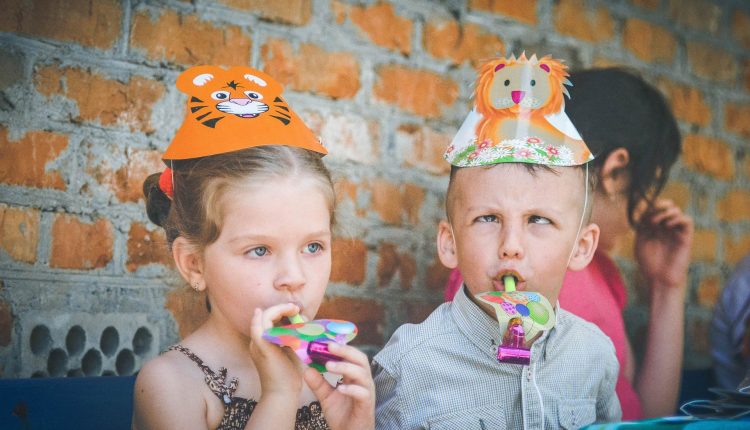 Kids at a Birthday Party, Source: Pixabay taking great action shots of kids